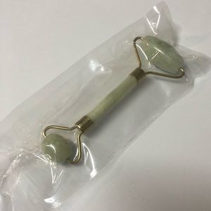 Jade roller